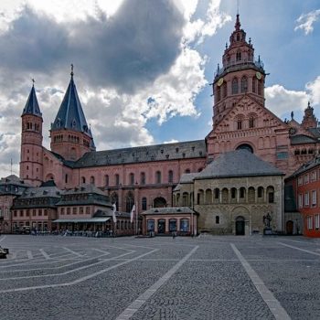 cropped-mainz-cathedral-2352959_640.jpg